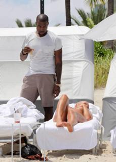 Amber Rose feet photo thumbnail