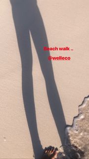 Elle Macpherson feet photo thumbnail