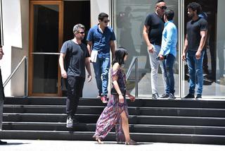 Morena Baccarin feet photo thumbnail