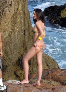 Miranda Kerr feet photo thumbnail