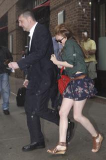 Isla Fisher feet photo thumbnail