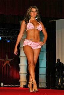Vida Guerra feet photo thumbnail