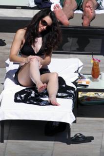 Kristin Davis feet photo thumbnail