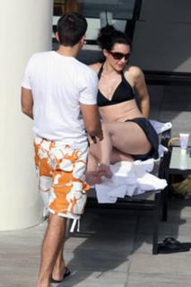 Kristin Davis feet photo thumbnail