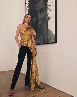 Rosie Huntington-Whiteley feet photo thumbnail