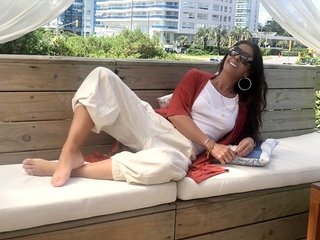 Adriane Galisteu feet photo thumbnail
