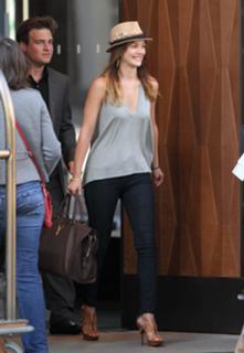 Leighton Meester feet photo thumbnail