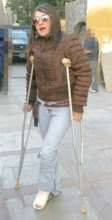 Dulce María feet photo thumbnail