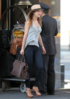 Leighton Meester feet photo thumbnail