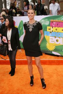 Heidi Klum feet photo thumbnail