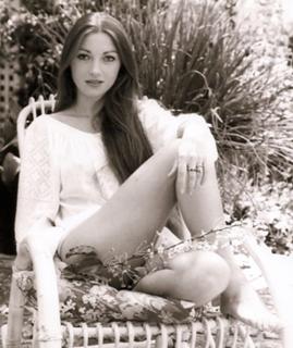 Jane Seymour feet photo thumbnail