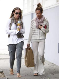 Ashley Tisdale feet photo thumbnail