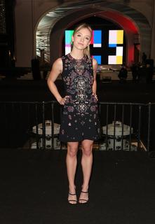 Sydney Sweeney feet photo thumbnail
