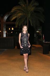 Sydney Sweeney feet photo thumbnail