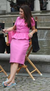 Kristin Davis feet photo thumbnail