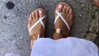 Giada De Laurentiis feet photo thumbnail