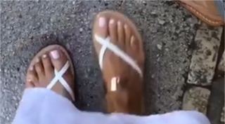 Giada De Laurentiis feet photo thumbnail