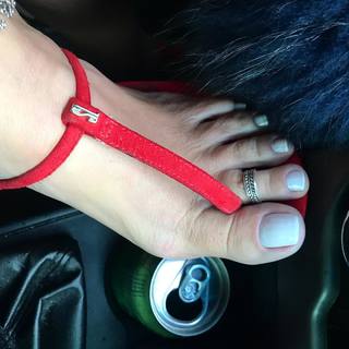 Karin Klemp feet photo thumbnail