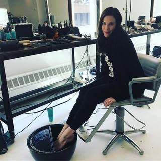 Liv Tyler feet photo thumbnail