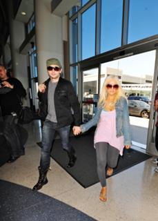 Christina Aguilera feet photo thumbnail
