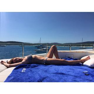 Lindsay Lohan feet photo thumbnail
