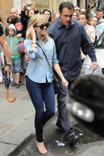 Reese Witherspoon feet photo thumbnail