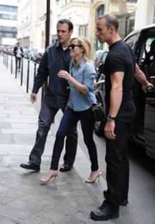 Reese Witherspoon feet photo thumbnail