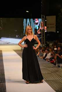 Julieta Prandi feet photo thumbnail