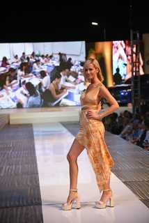 Julieta Prandi feet photo thumbnail