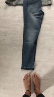 Elle Macpherson feet photo thumbnail