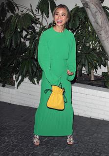 Jamie Chung feet photo thumbnail