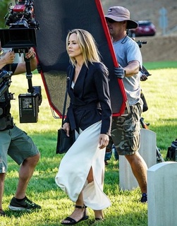 Maria Bello feet photo thumbnail