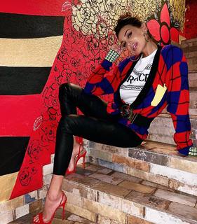Cristina Buccino feet photo thumbnail