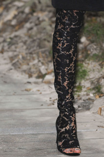 Cara Delevingne feet photo thumbnail