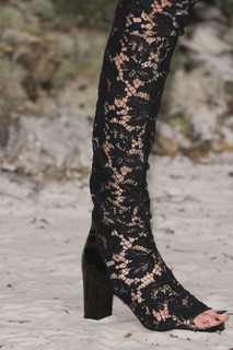 Cara Delevingne feet photo thumbnail