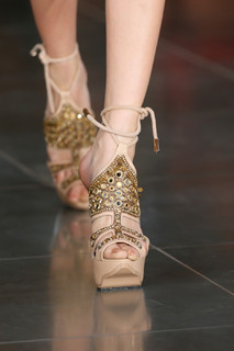 Cara Delevingne feet photo thumbnail