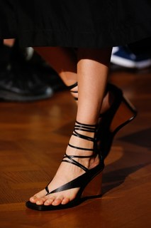 Cara Delevingne feet photo thumbnail