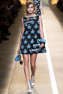 Cara Delevingne feet photo thumbnail