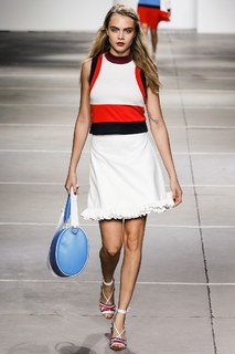 Cara Delevingne feet photo thumbnail