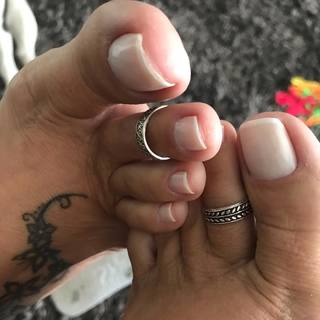 Karin Klemp feet photo thumbnail