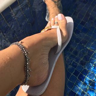 Karin Klemp feet photo thumbnail