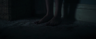 Bella Thorne feet photo thumbnail