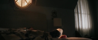 Bella Thorne feet photo thumbnail
