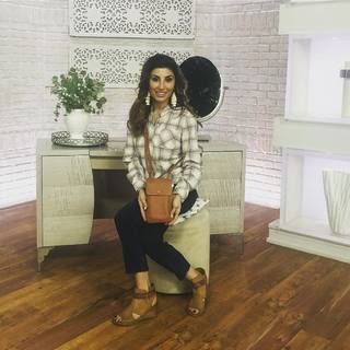 Courtney Khondabi feet photo thumbnail