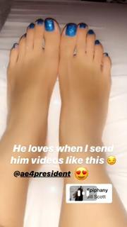 Amber Rose feet photo thumbnail