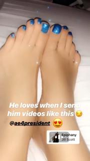 Amber Rose feet photo thumbnail