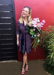Reese Witherspoon feet photo thumbnail