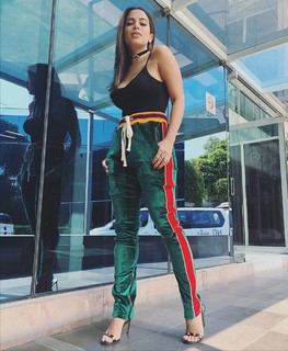 Anitta feet photo thumbnail