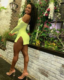 Qimmah Russo feet photo thumbnail