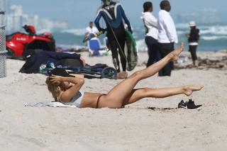 Kimberley Garner feet photo thumbnail